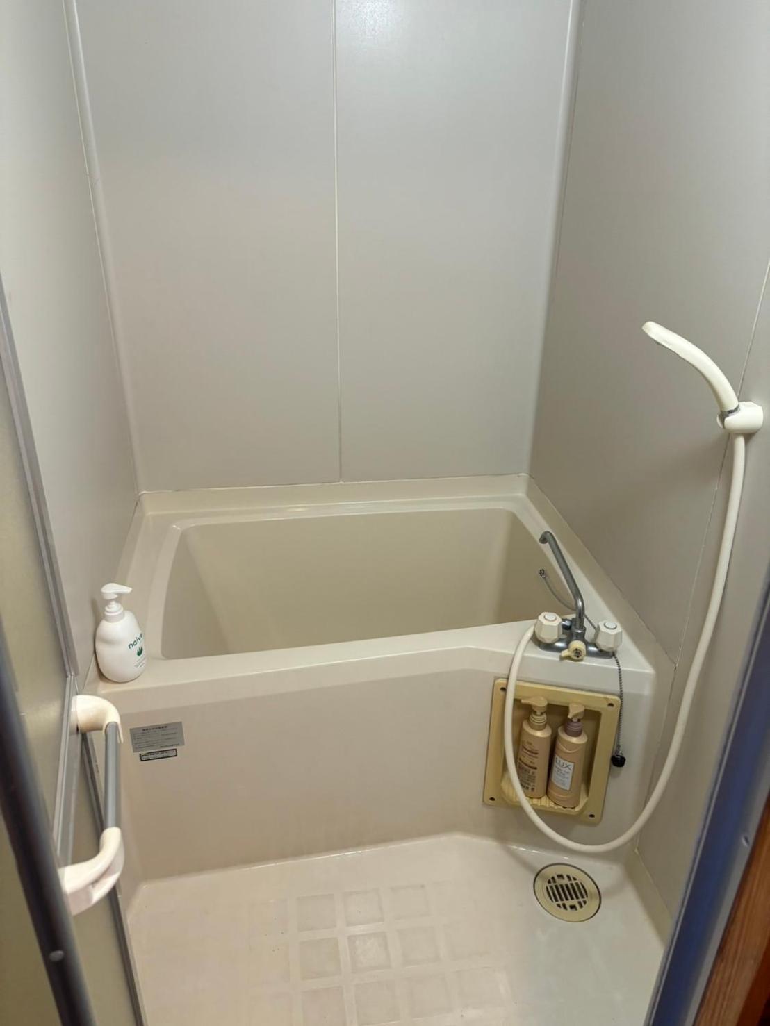 千代丸コンテナハウス Hotel Uwajima Exterior photo